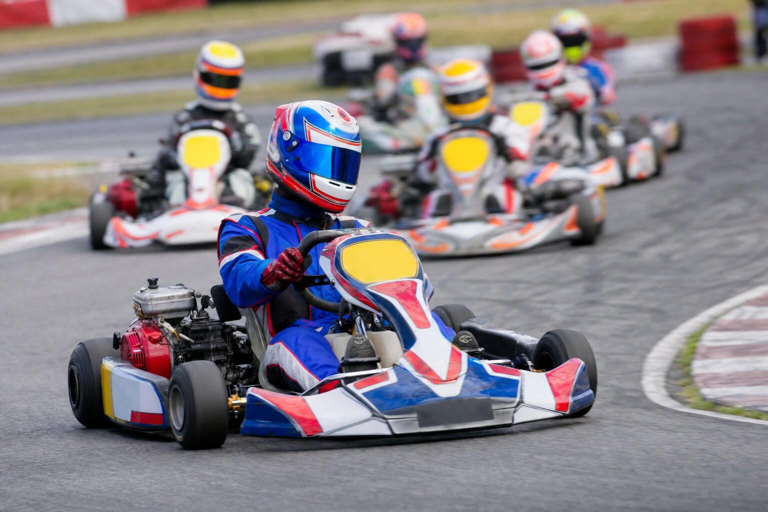 Modern szolgáltatói munkahely — AI Booking online időpontfoglaló rendszer gokart- és kartpálya-üzemeltetőknek